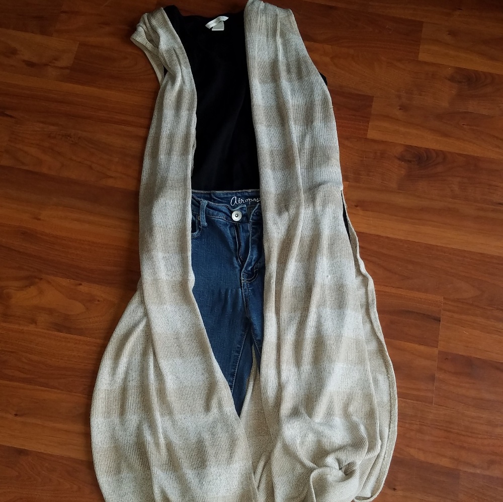 Long sleeveless cardigan